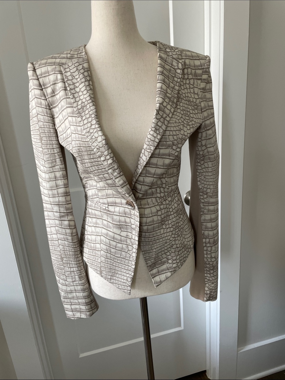 BCBGMaxAzria Cream Croc-Print Tailored Blazer